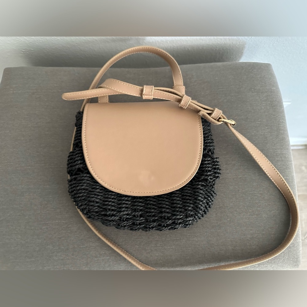 Black & Tan Small crossbody-straw